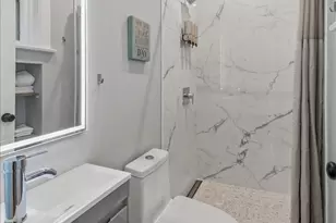 1057 W Columbia Ave, Chicago, IL 60626 - Photo 25