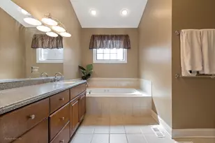 9234 Cloister Ct, Frankfort, IL 60423 - Photo 9