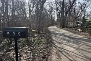 609 Forest Edge Ln, Des Plaines, IL 60016 - Photo 9