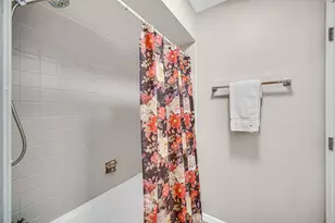 20 Echo Ct, Vernon Hills, IL 60061 - Photo 11