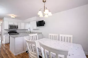 2854 W 99th St, Evergreen Park, IL 60805 - Photo 7