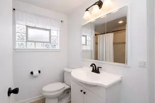 2854 W 99th St, Evergreen Park, IL 60805 - Photo 9