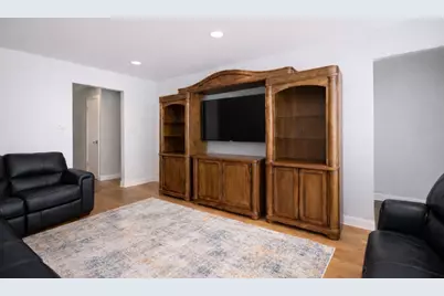 2854 W 99th Street, Evergreen Park, IL 60805 - Photo 5