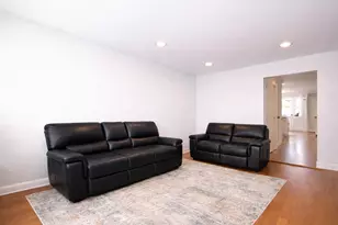 2854 W 99th St, Evergreen Park, IL 60805 - Photo 3