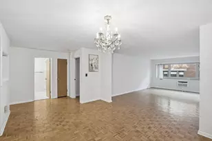 401 S Grove Ave, Oak Park, IL 60302 - Photo 3