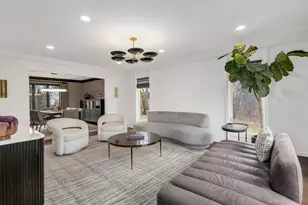 734 Forest Glen Ln, Oak Brook, IL 60523 - Photo 5