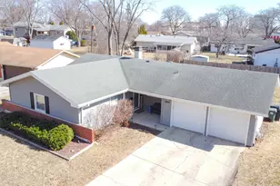 1935 Larchmont Rd, Hoffman Estates, IL 60169 - Photo 25