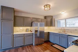 1935 Larchmont Rd, Hoffman Estates, IL 60169 - Photo 9