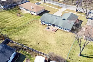 1935 Larchmont Rd, Hoffman Estates, IL 60169 - Photo 27