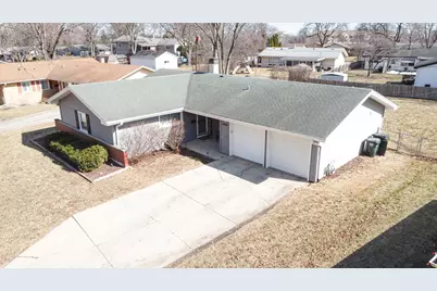 1935 Larchmont Road, Hoffman Estates, IL 60169 - Photo 31