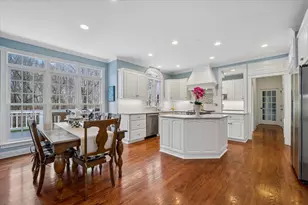 504 Oxmoor Ct, Saint Charles, IL 60175 - Photo 9