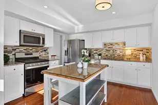 1293 W Oakmont Rd, Hoffman Estates, IL 60169 - Photo 11