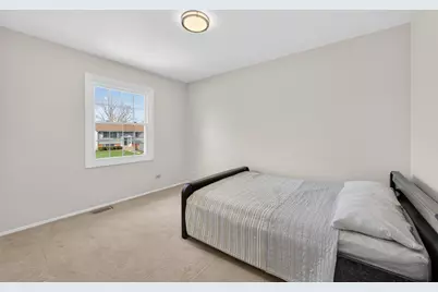 1293 W Oakmont Road, Hoffman Estates, IL 60169 - Photo 17