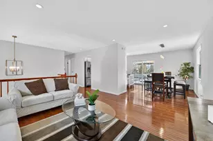 1293 W Oakmont Rd, Hoffman Estates, IL 60169 - Photo 7