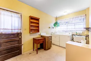 3835 W Jarlath St, Lincolnwood, IL 60712 - Photo 11