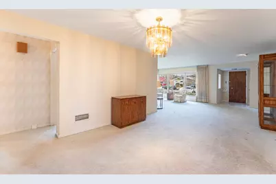 3835 W Jarlath Street, Lincolnwood, IL 60712 - Photo 3