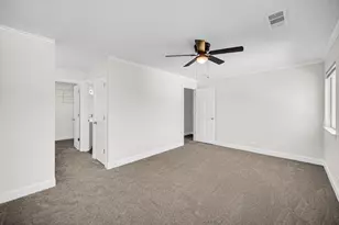 607 Berkley Ct, Schaumburg, IL 60194 - Photo 15