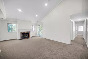 607 Berkley Ct, Schaumburg, IL 60194 - Photo 5