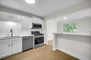 607 Berkley Ct, Schaumburg, IL 60194 - Photo 11