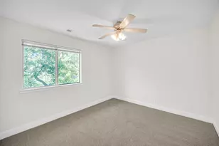 607 Berkley Ct, Schaumburg, IL 60194 - Photo 21
