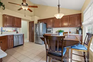 371 Gazebo Ln, Lombard, IL 60148 - Photo 7