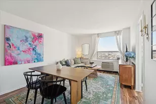 1355 N Sandburg Terrace, Chicago, IL 60610 - Photo 3