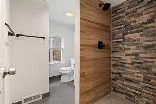 6041 W Gunnison St, Chicago, IL 60630 - Photo 21