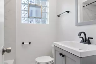 6041 W Gunnison St, Chicago, IL 60630 - Photo 13