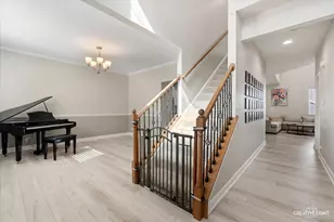 436 W Amberside Dr, Elgin, IL 60124 - Photo 3