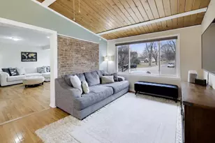 1120 N Haddow Ave, Arlington Heights, IL 60004 - Photo 11