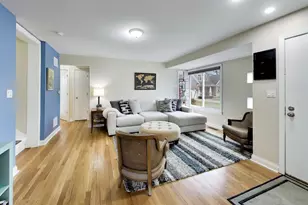 1120 N Haddow Ave, Arlington Heights, IL 60004 - Photo 3