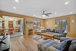 105 Red Cedar Dr, Streamwood, IL 60107 - Photo 9