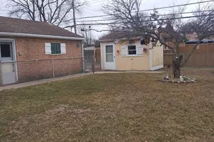 13212 W Playfield Dr, Crestwood, IL 60418 - Photo 11