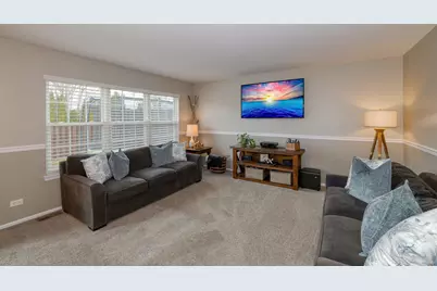 2953 Deerpath Court, Carpentersville, IL 60110 - Photo 9