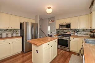 2953 Deerpath Ct, Carpentersville, IL 60110 - Photo 11