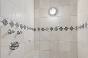 5540 N Glenwood Ave, Chicago, IL 60640 - Photo 17