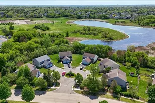 9 Crimson Ct, Lake in the Hills, IL 60156 - Photo 13