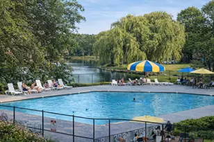 9448 Bay Colony Dr, Des Plaines, IL 60016 - Photo 17