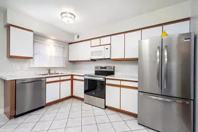 9448 Bay Colony Drive #3S, Des Plaines, IL 60016 - Photo 7