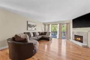 1104 Florimond Dr, Elgin, IL 60123 - Photo 5