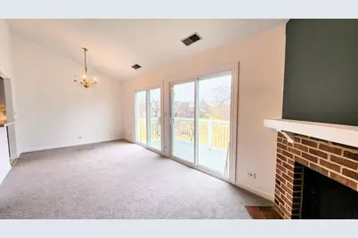 601 Fairbanks Court #V2, Schaumburg, IL 60194 - Photo 3