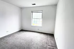 601 Fairbanks Ct, Schaumburg, IL 60194 - Photo 11