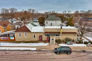 253 9th St, Lasalle, IL 61301 - Photo 1