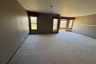 1871 Fox Run Dr, Elk Grove Village, IL 60007 - Photo 17