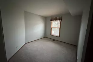 1871 Fox Run Dr, Elk Grove Village, IL 60007 - Photo 13