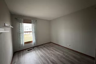 1871 Fox Run Dr, Elk Grove Village, IL 60007 - Photo 15