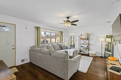 9301 S 54th Court, Oak Lawn, IL 60453 - Photo 5