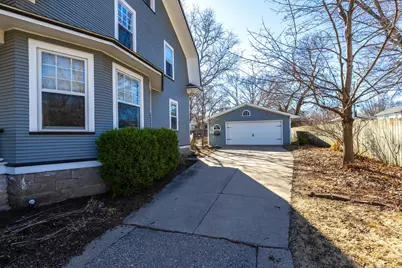 1137 Kirkwood Boulevard, Davenport, IA 52803 - Photo 39