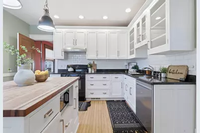 1137 Kirkwood Boulevard, Davenport, IA 52803 - Photo 17