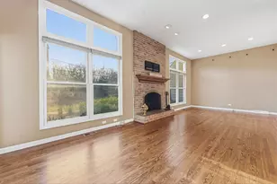 14 Timber Ln, Northbrook, IL 60062 - Photo 9